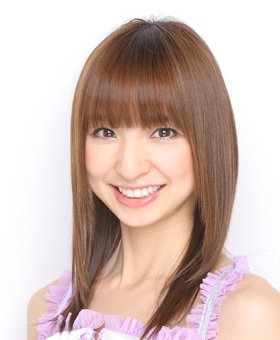 【3位】篠田麻里子 2852票（AKB48・チームA／当時23歳）