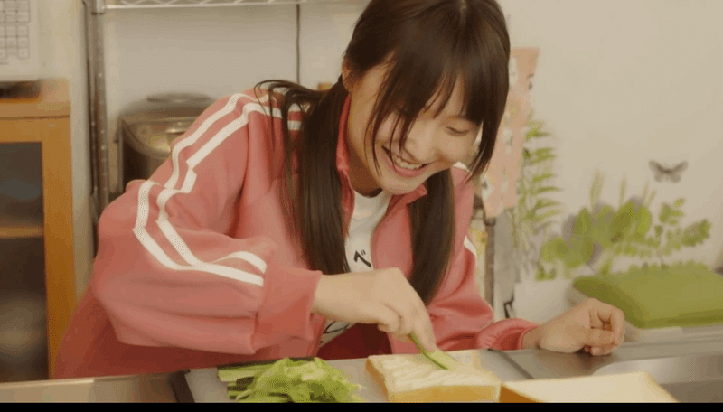 歌手以外に女優としても活躍