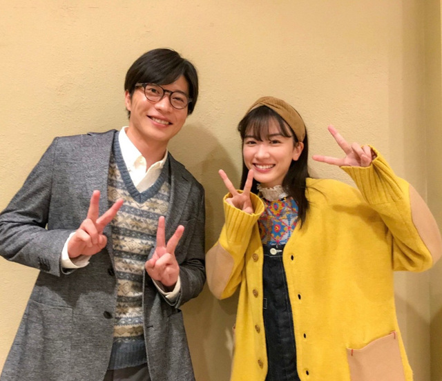 双方とも不倫関係を否定