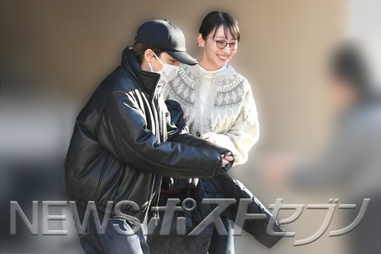 結婚発表後の新婚ツーショット