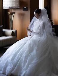 波瑠がウェディングドレス姿を公開