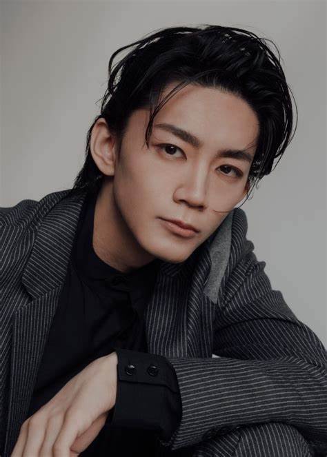 長妻怜央さんのプロフィール