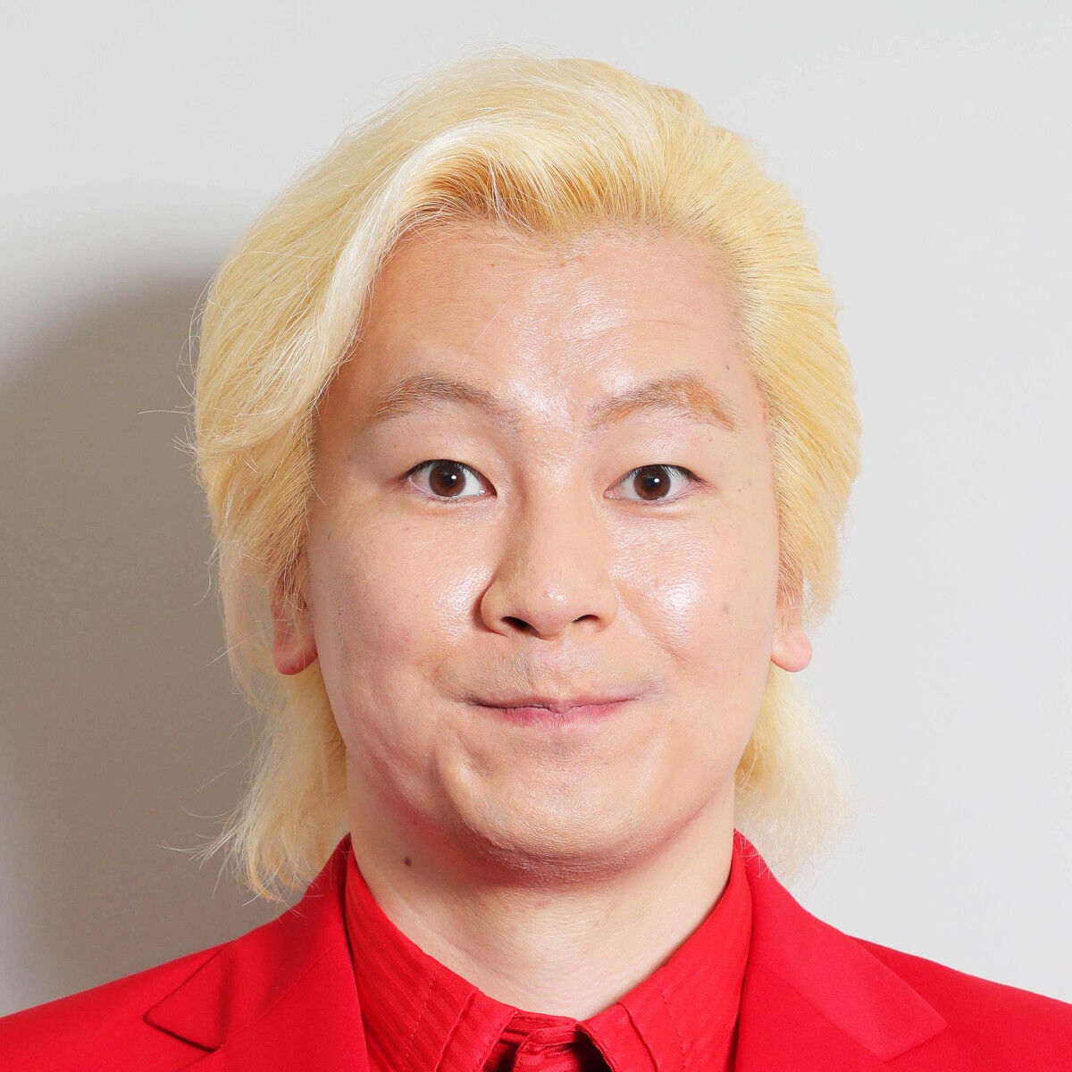 【カズレーザーのプロフィール】