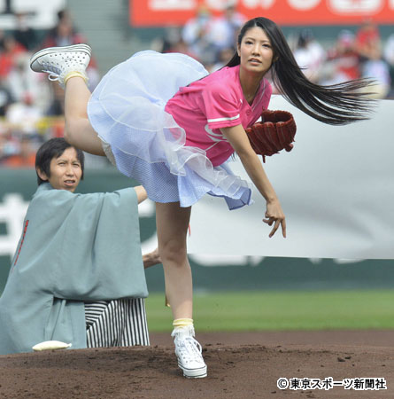 始球式にも何度か登場している倉持明日香