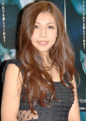 母は今井多美江さん