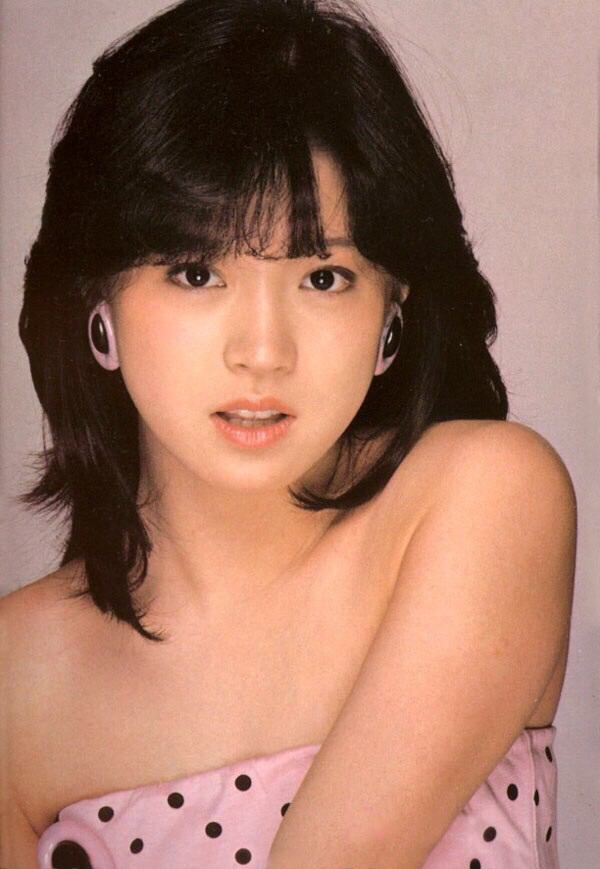 中森明菜が若い頃のかわいい画像