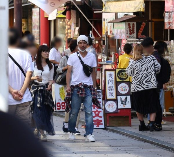 飲み仲間から不倫に発展か