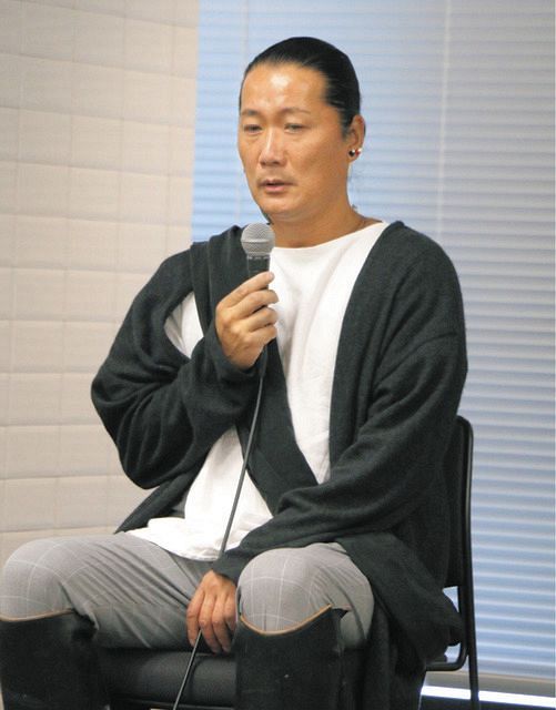 キャンドルジュンが会見を開く