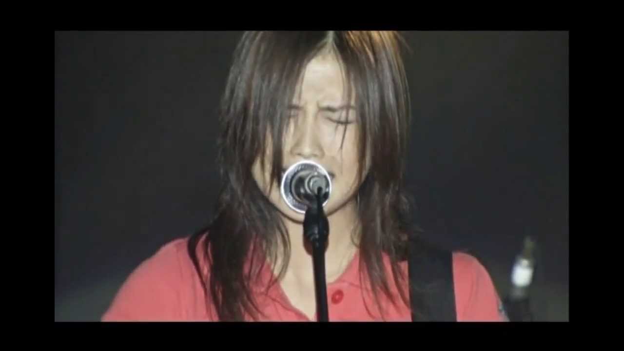 Yui - Namidairo Live - YouTube