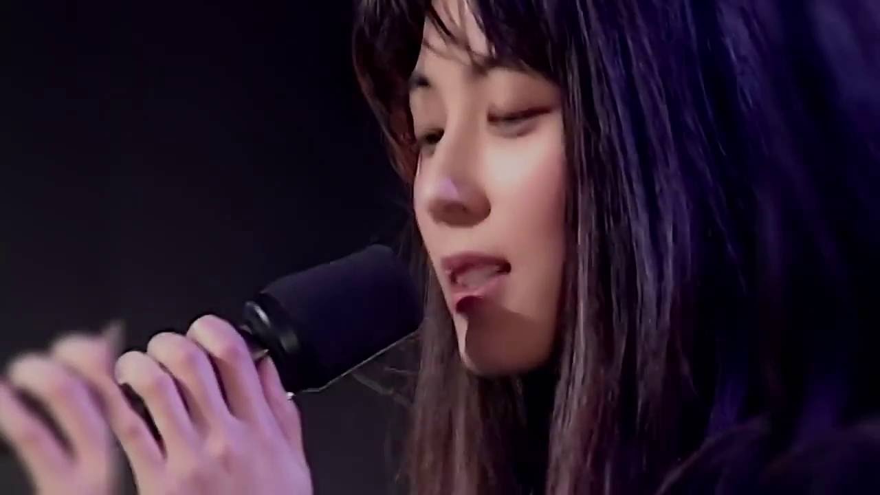 [PV] ZARD - 愛は暗闇の中で(Ai wa Kurayami no Naka de) - YouTube