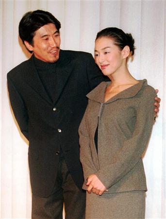 石橋貴明さんと再婚。