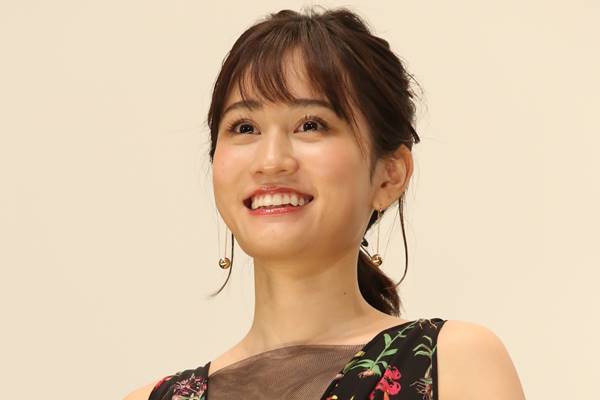 親権は前田敦子