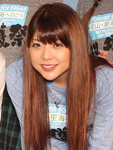 2015年3月、芸能活動休止を発表した小川麻琴